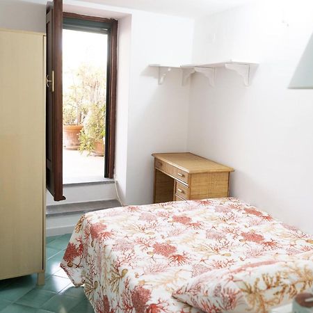 프로치다 Nel Punto Piu Alto Dell' Isola, Terrazza Con Vista Mozzafiato 아파트 외부 사진